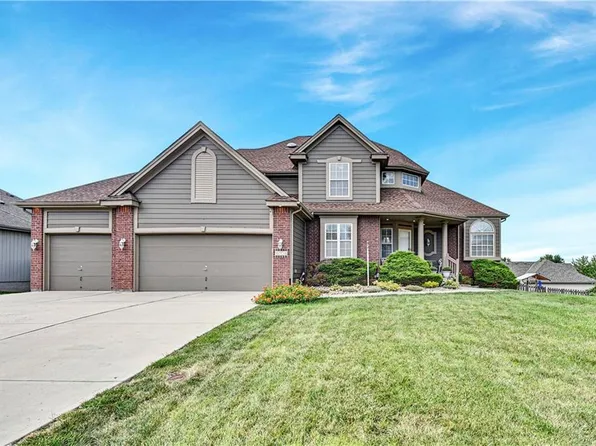 4304 SW Briarbrook Dr W, Lees Summit, MO 64082