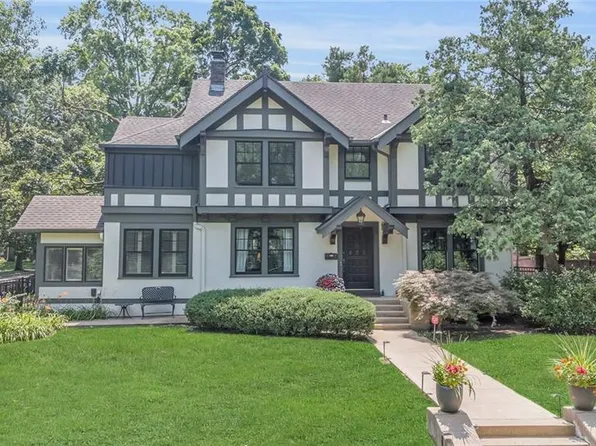 601 W 57th St, Kansas City, MO 64113