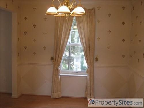 4th image of 851 Park Place Dr