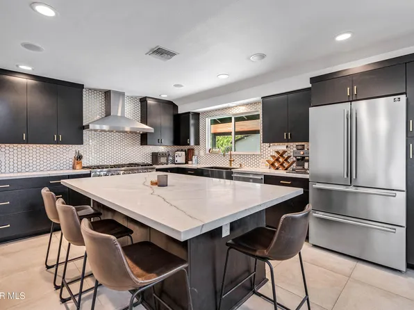 7702 De Soto Ave, Canoga Park, CA 91304