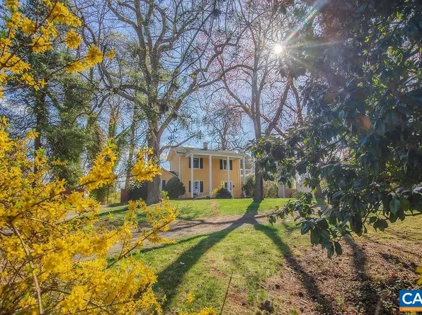 1298 Kenwood Ln, Charlottesville, VA 22901