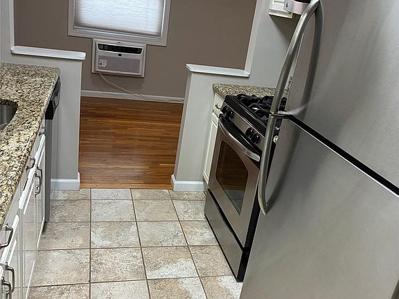 5th image of 10 Oxford Dr APT 10