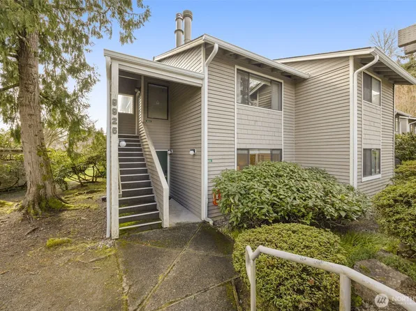 9926 NE 144th Lane #301, Kirkland, WA 98034