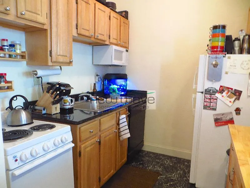 55 Queensberry St #5