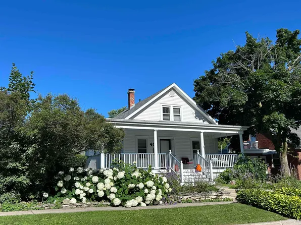 414 S Superior St, De Pere, WI 54115