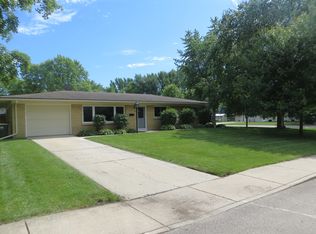 3 Hampton Rd, Montgomery, IL 60538