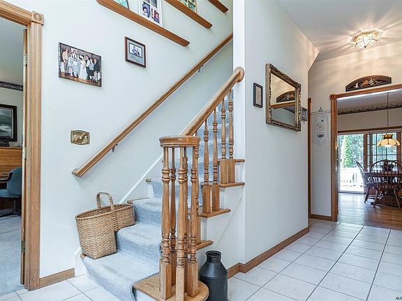 4th image of 101 Dubois Ln