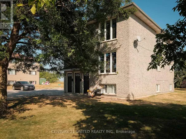538 Crystal Dr #4, Peterborough, ON K9J 8H1