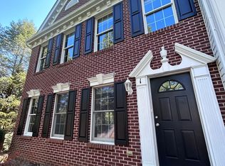 1-114 Castleview Dr #1, Mc Kees Rocks, PA 15136