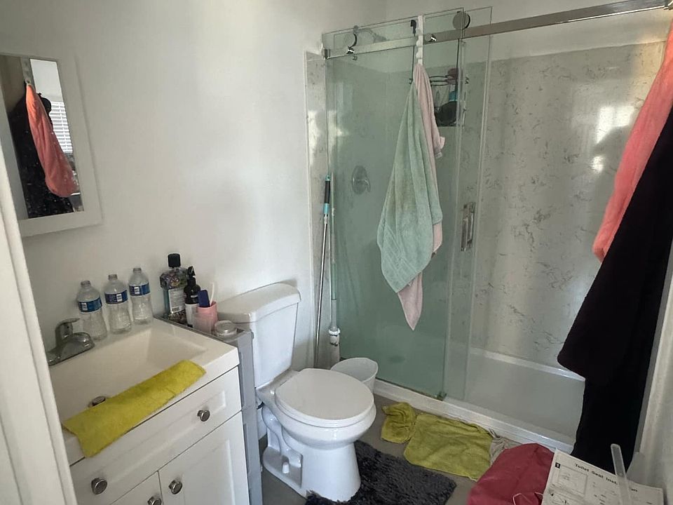 2nd image of 896 E Santa Clara St #0
