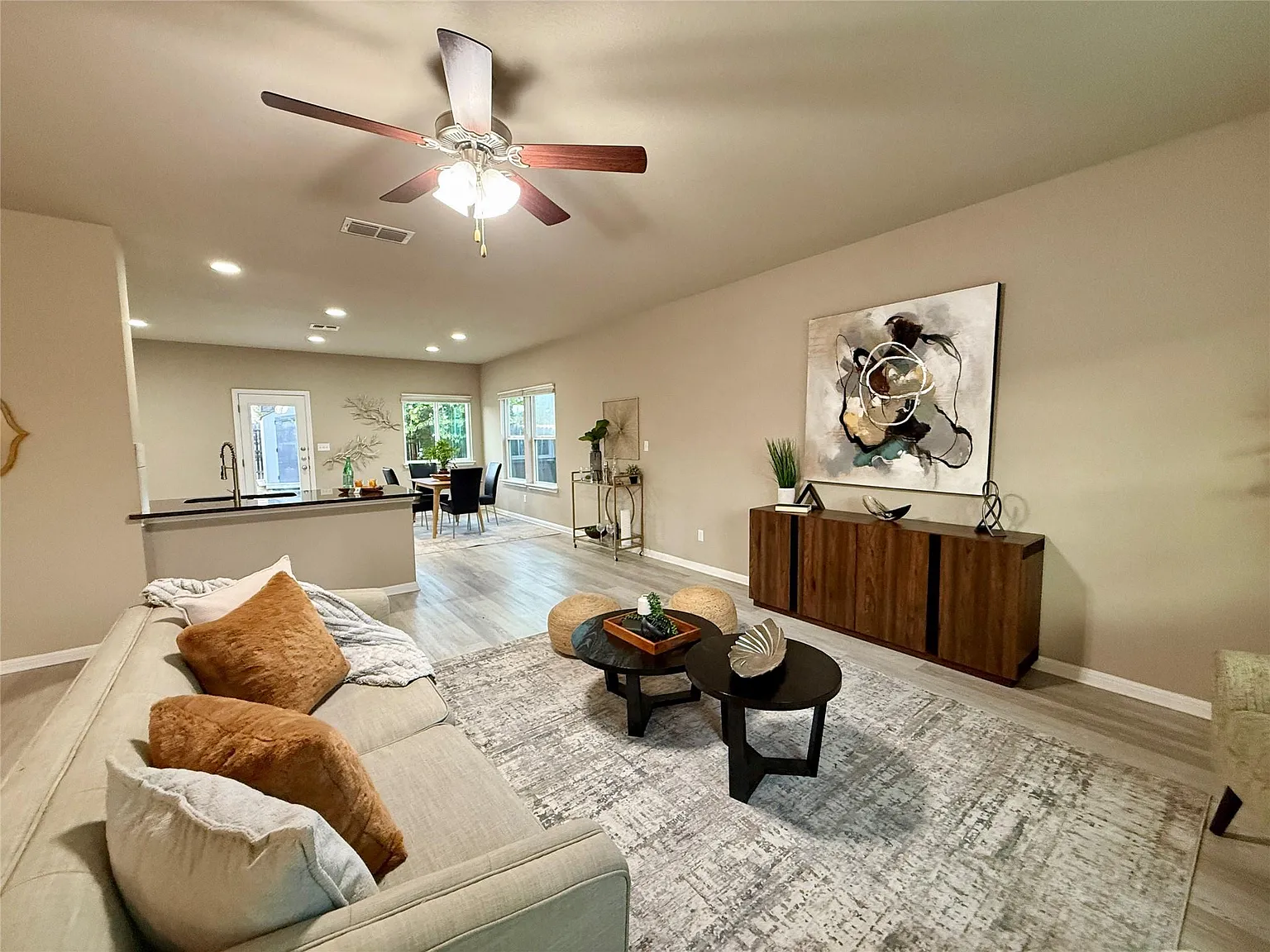 3 bed, 2.5 bath, 1740 sqft, $1,650 — Photo 2