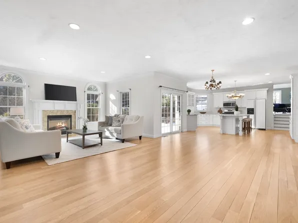 52 Chandler Cir, Andover, MA 01810