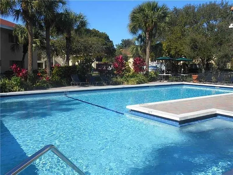 2550 SW 18th Ter #2302 — Photo 9