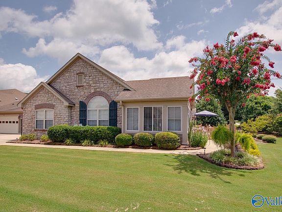 3rd image of 62 Laurel Ln