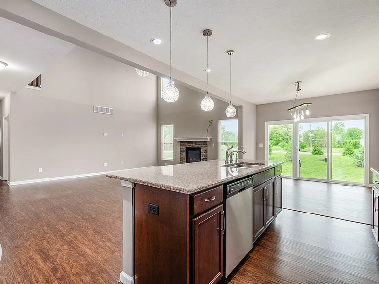 5642 Coventry Ct — Photo 14