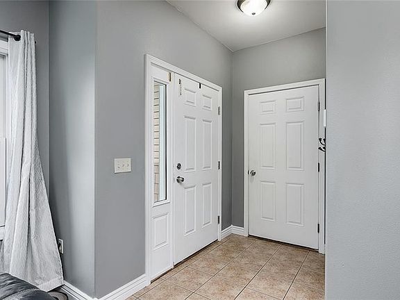 4th image of 7923 N Leopard Ave