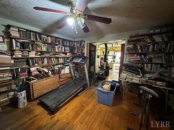 5th image of 642 Riverview Dr