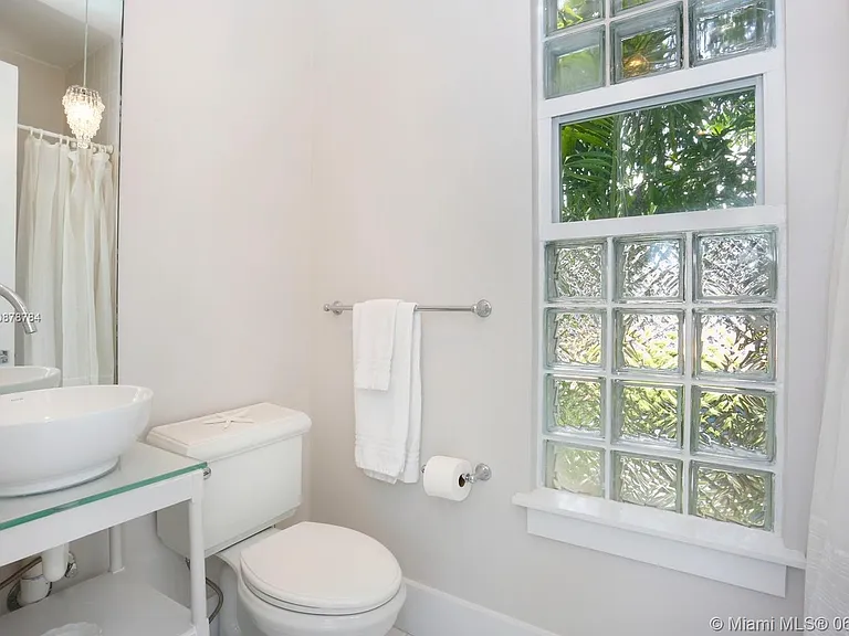 4036 Malaga Ave — Photo 32