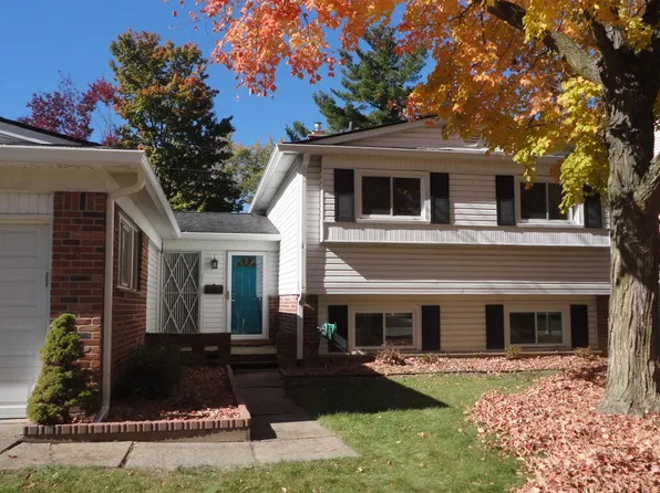2543 Antietam Dr, Ann Arbor, MI 48105