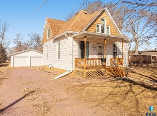 121 S Pleasant St, Canton, SD 57013