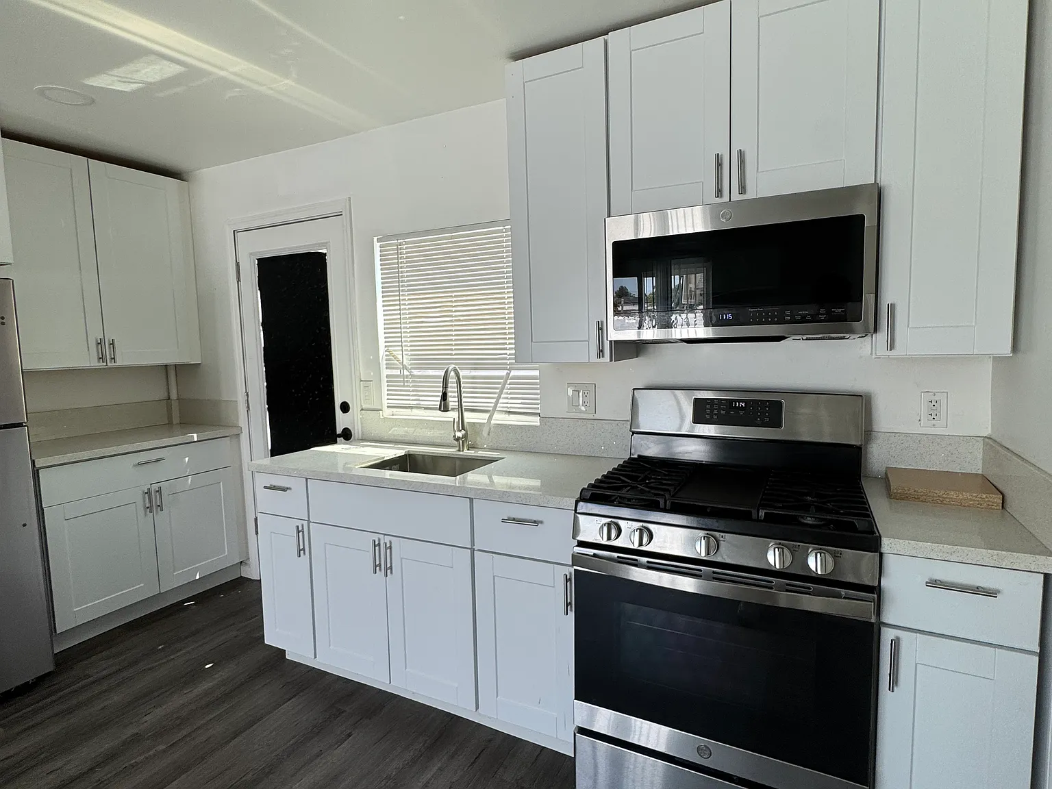 1 bed, 600 sqft, $2,150 — Photo 2