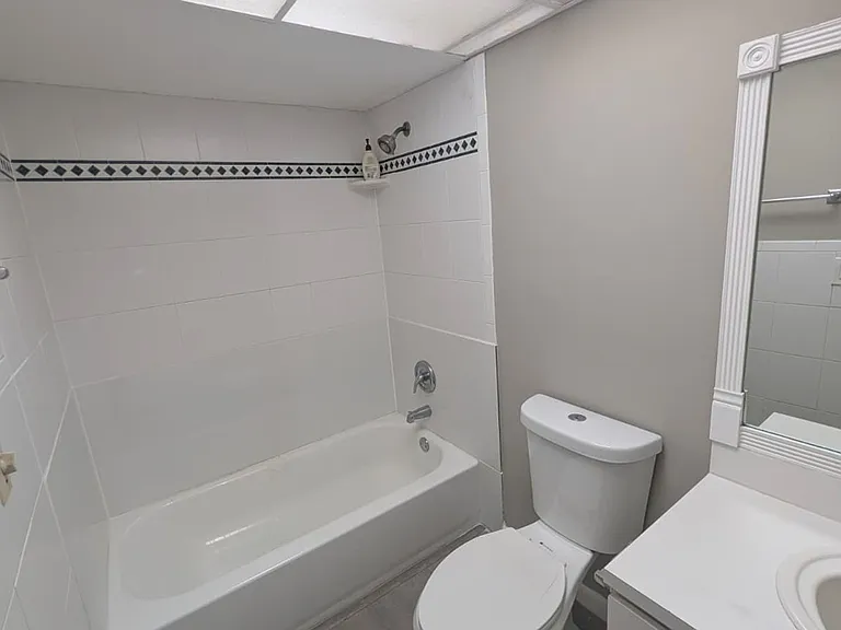 490 NW 20th St #211 — Photo 15