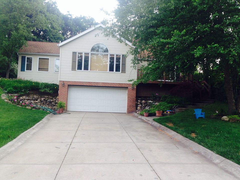 1st image of 50 Lyndale Dr