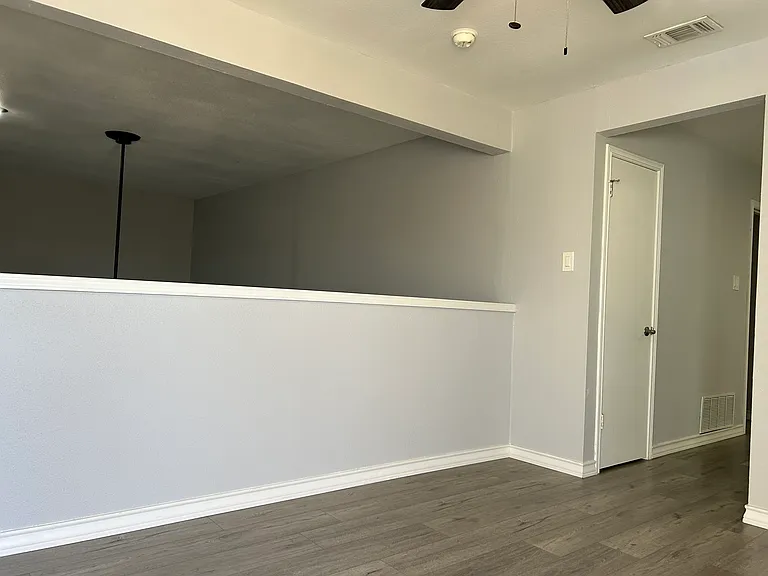 Okay lets move on and look at the guest room.
