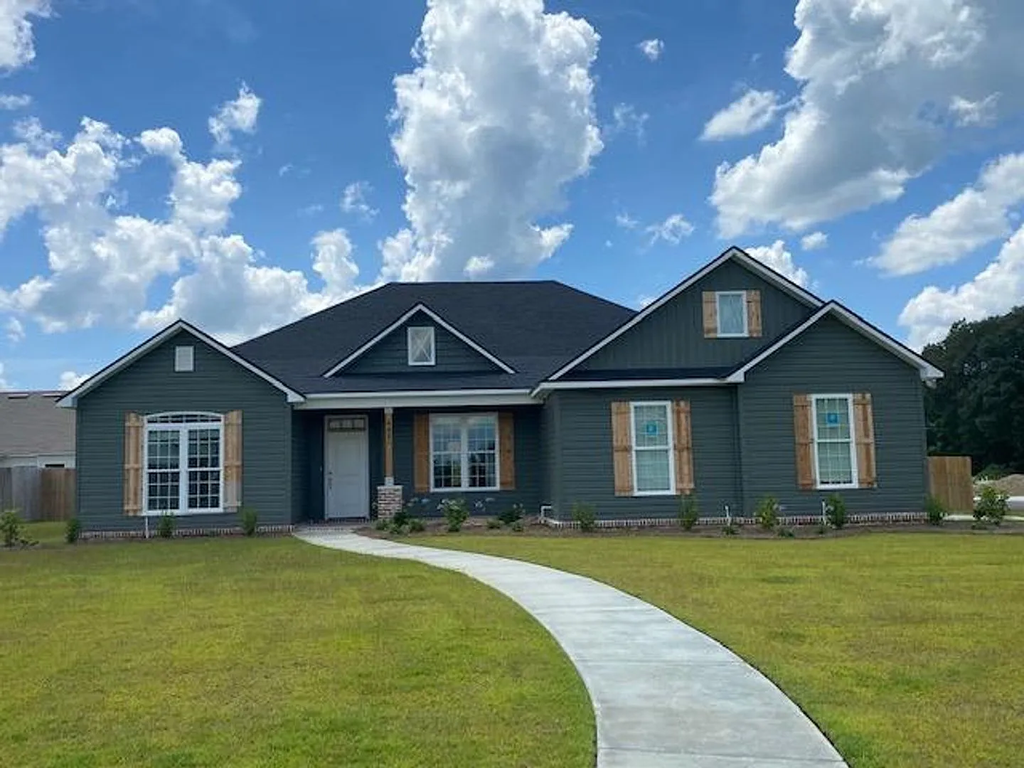 Modern 4BR/3BA Home in Knights Landing, Valdosta with Spacious Interiors, Pet-Friendly! — Photo 1