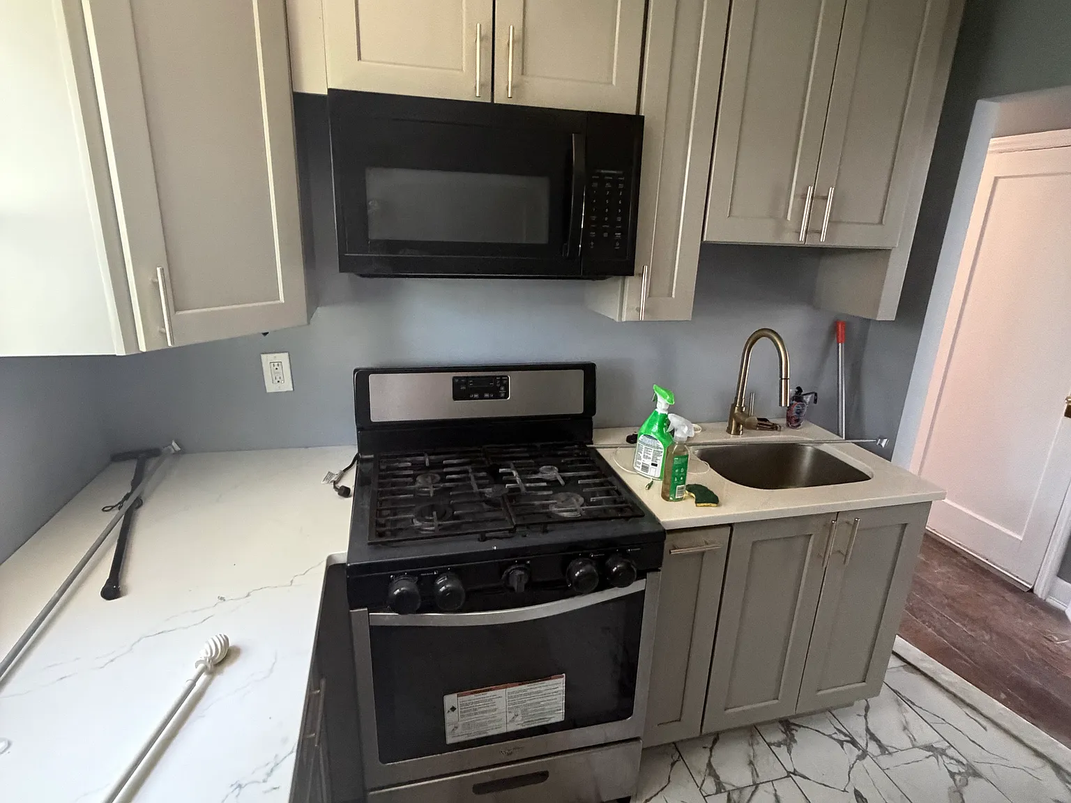 3 bed, $2,500 — Photo 1