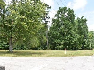 24 Pine Way Ln, Pendergrass, GA 30567