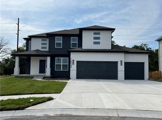 16944 S Skyview Ln, Olathe, KS 66062