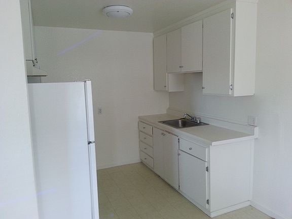 5th image of 2225 15th Ave