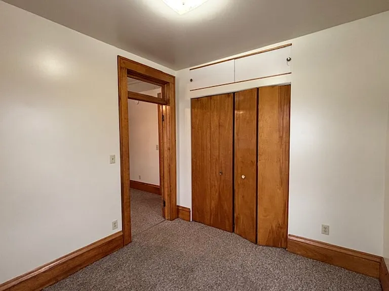 1635 Sherburne Ave — Photo 15