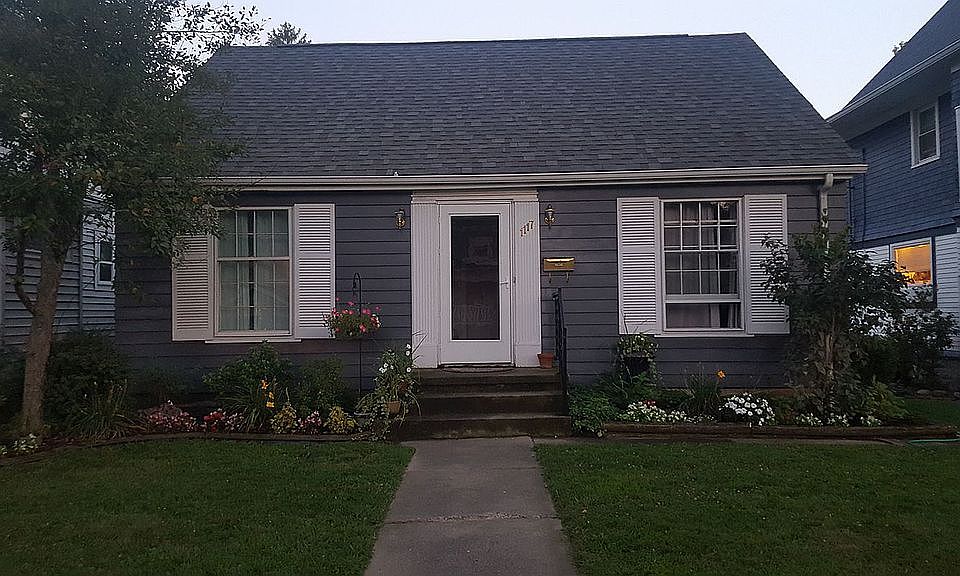 1st image of 1117 W Oakdale Dr
