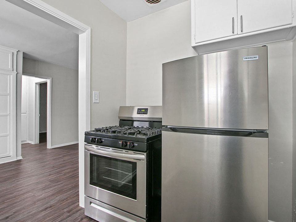 1st image of 321 S Doheny Dr #1018841