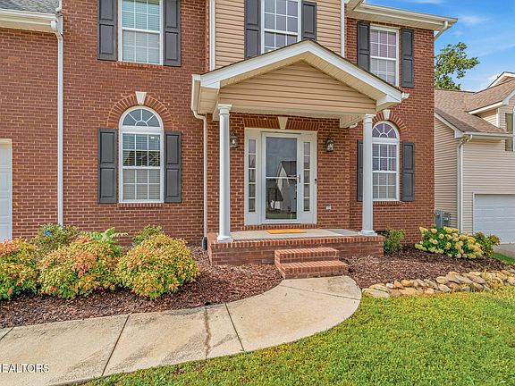 2nd image of 7443 Sparkle Ln