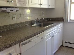 119 Cardinal Ln APT 2B, Islip, NY 11751