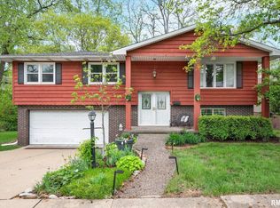 1604 W Devereux Dr, Peoria, IL 61614