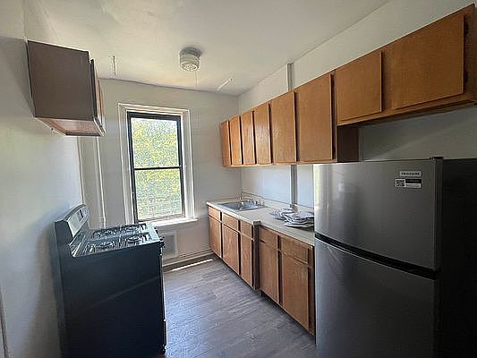 1st image of 21 Seaman Ave #2G