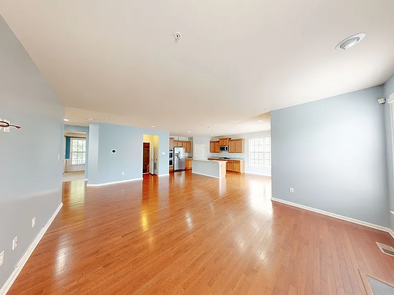 2604 Brooke Grove Rd — Photo 9