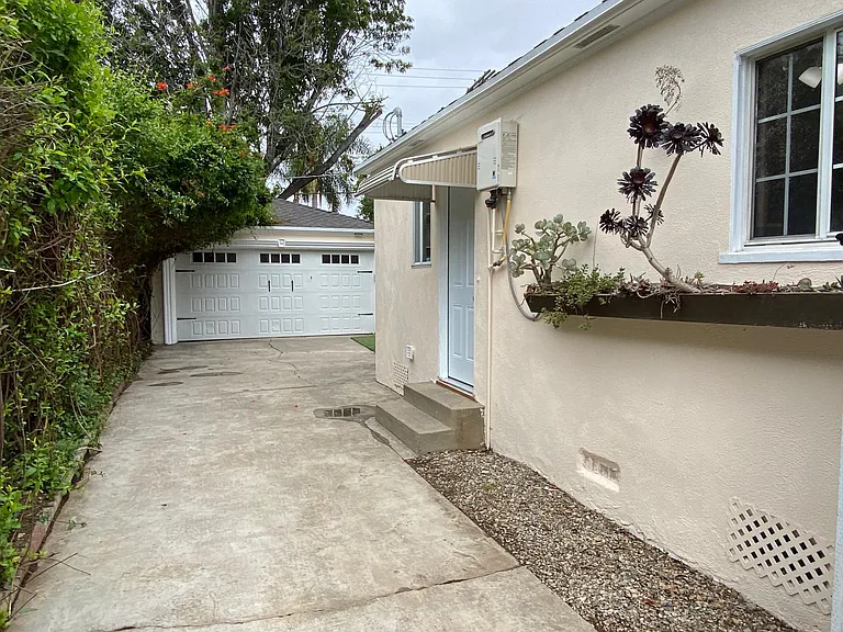 2710 Stoner Ave — Photo 16