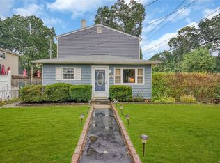 25 Nevada Ave, Medford, NY 11763