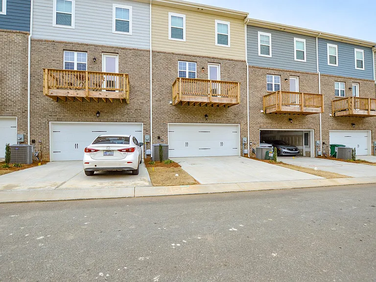 11055 Lawyers Rd #35 — Photo 34