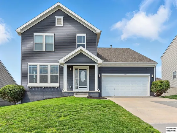 1114 Walnut Creek St, Papillion, NE 68046