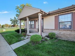 24028 Greenhill Rd #59, Warren, MI 48091