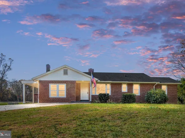 2038 Orange Rd, Pratts, VA 22731