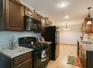 1635 Racine Ave S, Lakeland, MN 55043