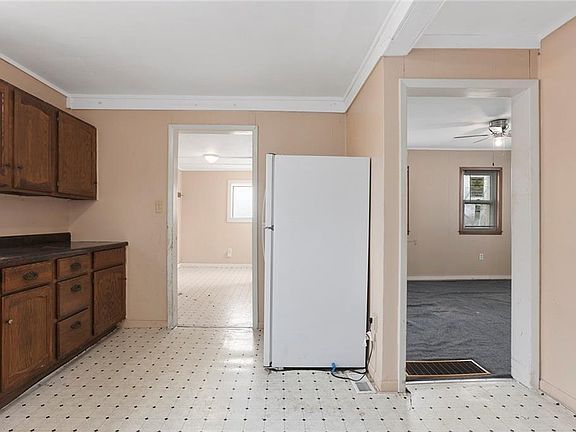 5th image of 5421 Custer Ave