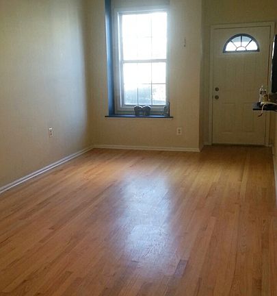 3rd image of 109 Cambridge Dr